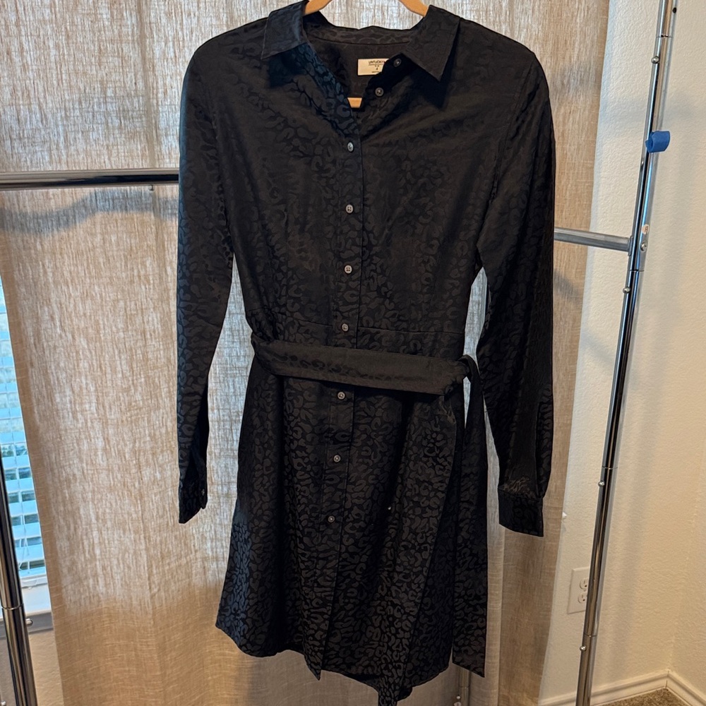 UNTUCKit Black Floral Long Sleeve Dress